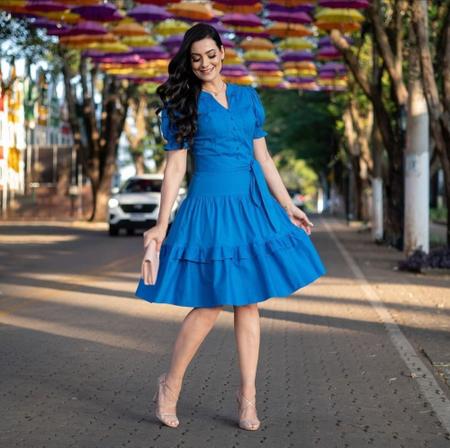 Vestido de cor azul 2025