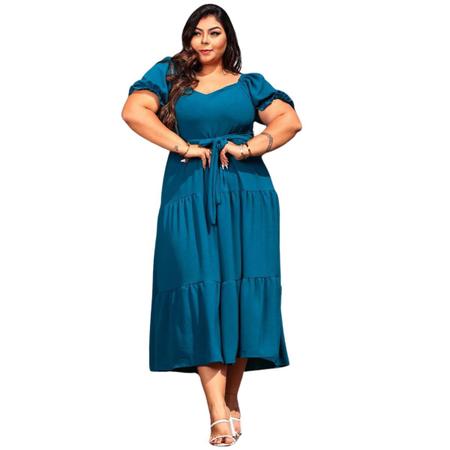 Vestido plus size decote princesa.