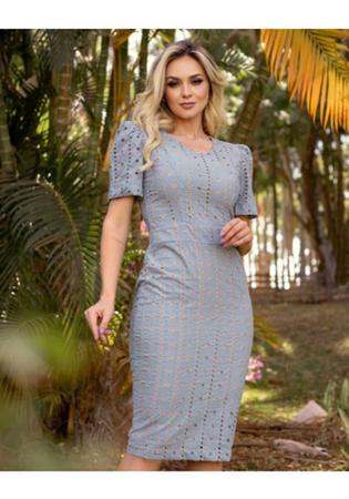 Vestido hotsell tubinho diferente