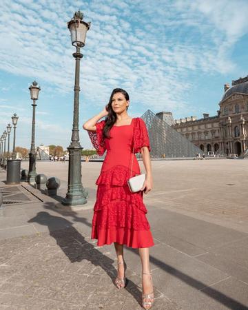 Vestido vermelho de babado 2025