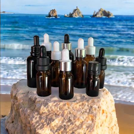Vidro Preto - 30ml (25 peças) - com tampa branca sem lacre, bulbo branco e pipeta conta gota Imagem de Vidro Preto - 30ml (25 peças) - com tampa branca sem lacre, bulbo branco e pipeta conta gota