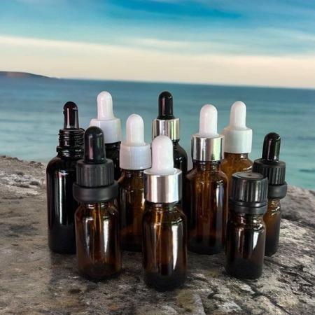 Vidro Preto - 30ml (25 peças) - com tampa preta com lacre, bulbo preto e pipeta conta gota Imagem de Vidro Preto - 30ml (25 peças) - com tampa preta com lacre, bulbo preto e pipeta conta gota