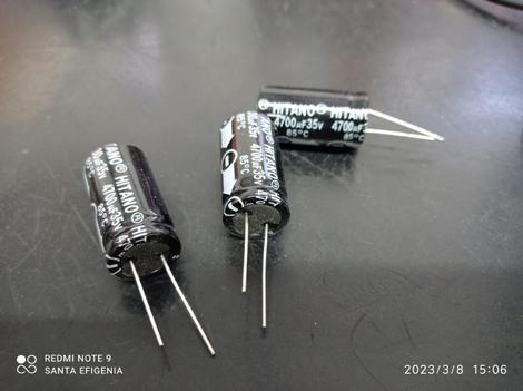 SC2V472QLS76E3H2MNR Condensatore: elettrolitico 4700uF 350VDC --10- 30