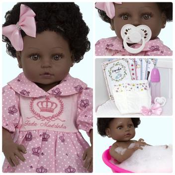 Bebe Reborn Menina Negra Panda Cabelo Cacheado Pode Banho - Cegonha Reborn  Dolls - Boneca em Tratamento de Câncer - Magazine Luiza