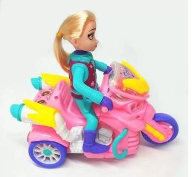 brinquedo-boneca-na-moto-gira-musical-e-com-luz-toys-sons-e-fala