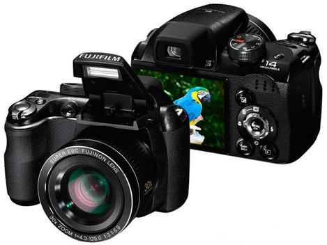 Câmera Digital Fujifilm Finepix S4000 14MP LCD 3” - Zoom Óptico