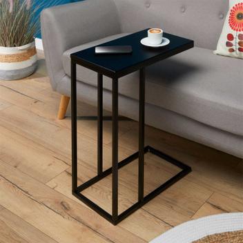 IDIMEX Mesa Auxiliar Debora, Práctica Mesa De Salón En Forma De C, Bonita Mesa De Centro Rectangular Con Aspecto De Hormigón, Elegante Mesa De Sofá Con Estructura De Metal En Color Negro