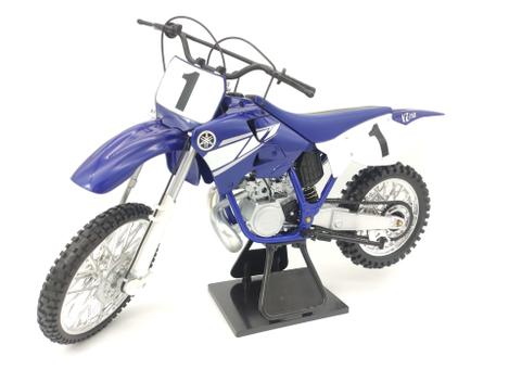 Moto de Ferro Trilha Miniatura Yamaha YZ 250 1:6 na Caixa New-Ray - Outros  Livros - Magazine Luiza