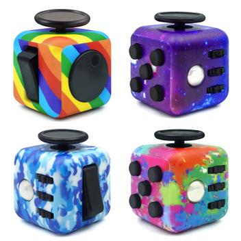 Pacote com 4 unidades do Fidget Toy Cube Fangool para alívio da ...