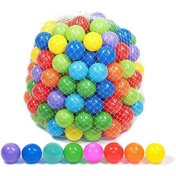 Muitas Bolas De Plástico Coloridas, Festa Infantil, Uma Sala De