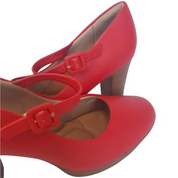 Scarpin piccadilly hotsell meia pata