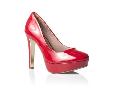 scarpin com tachas via marte