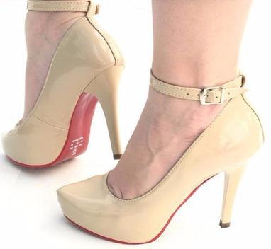 scarpin de abotoar no tornozelo