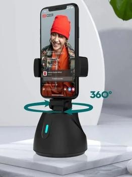 Instalando o jogo jogos emocionantes reparo de celular homem bonito feliz  segura celular 5g conexão rápida estilo de vida móvel tecnologia de  telefonia móvel amante de tecnologia navegando na internet baixar  aplicativo