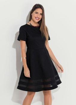 vestido preto de manga curta