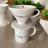 Kit Caneca 300 Ml Decorada + Coador De Porcelana Filtro Café