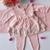 Saída maternidade luxo tricô 3 peças - Vestido, manta, calça Rosa