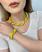Colar amarelo neon