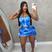 Azul escuro