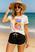 Camiseta branca com short preto