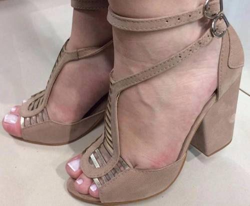 sandalia bege
