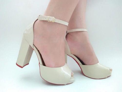 salto alto grosso plataforma