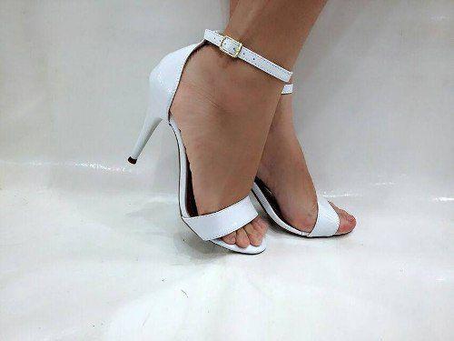 sandalia branca verniz