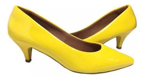 scarpin amarelo salto medio