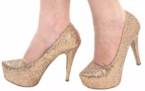 scarpin dourado com glitter