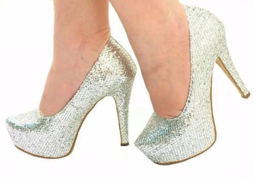 scarpin prata meia pata