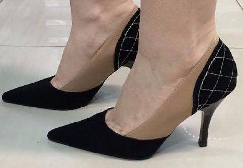 scarpin preto bico fino salto agulha