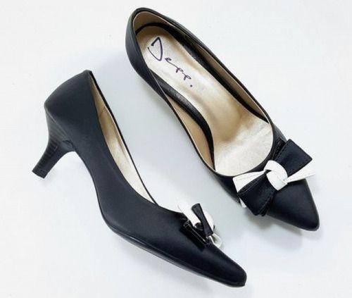 scarpin preto e branco salto medio