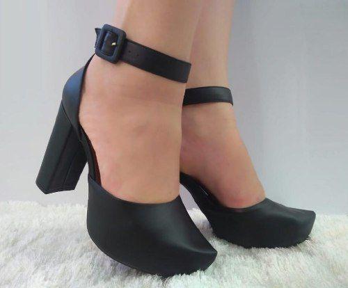 scarpin preto com tornozeleira