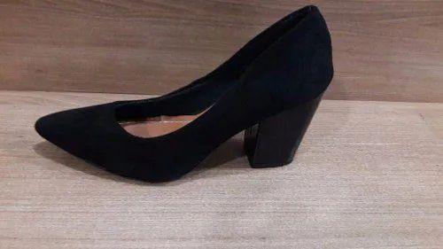 scarpin preto salto grosso medio