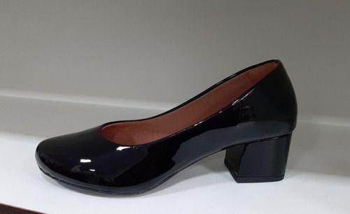 scarpin preto verniz bico redondo