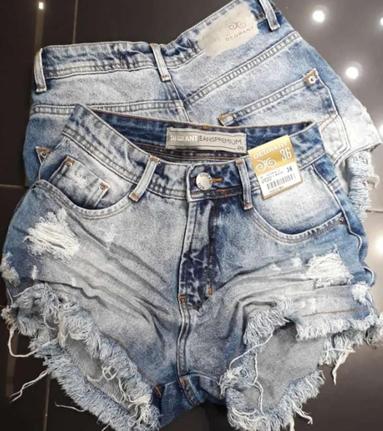 shorts jeans vintage e de cós alto