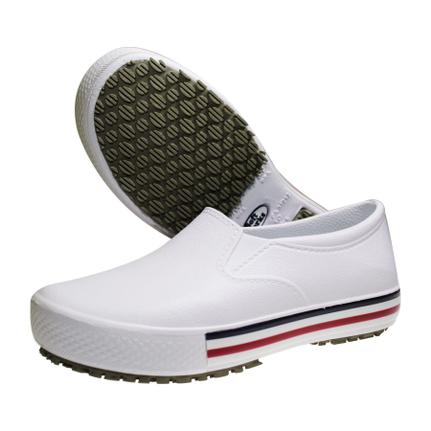 tenis branco com listra vermelha e verde