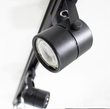 01 Trilho Eletrificado 1m preto + 3 Spot Gu10 Mr16 Led 6w 6000K branco frio ST685 - Starlumen Menor preço em 01 Trilho Eletrificado 1m preto + 3 Spot Gu10 Mr16 Led 6w 6000K branco frio ST685 - Starlumen
