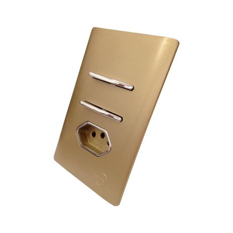 2 Interruptores Simples + Tomada Universal 2P+T 10A Cromados Com Placa 4x2 Dourada - Novara Colors icn - Dicompel é boa?
