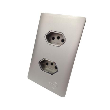 Menor preço em 2 Tomadas Universal 2P+T 20A Horizontal Cromado Com Placa 4x2 Prata - Novara Colors - Dicompel
