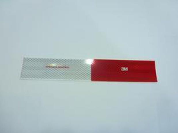 20 UNIDADES FAIXA REFLETIVA 30X5CM DIREÇÃO EITO 3M 3458809090 Mercedes - Mercedes Benz Menor preço em 20 UNIDADES FAIXA REFLETIVA 30X5CM DIREÇÃO EITO 3M 3458809090 Mercedes - Mercedes Benz