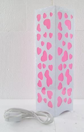 Abajur de Led Luminaria Tower Coração Rosa Menina AA3 - Unimport Menor preço em Abajur de Led Luminaria Tower Coração Rosa Menina AA3 - Unimport
