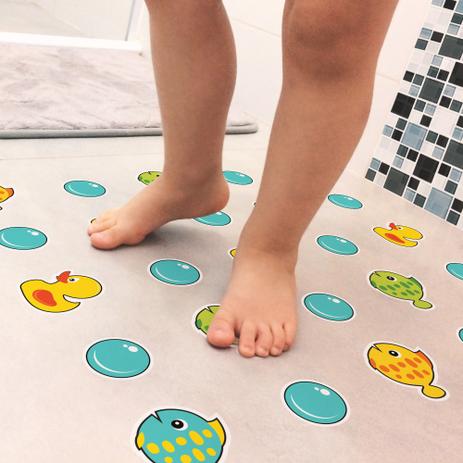 Adesivo Piso Banheiro Antiderrapante Infantil Peixinho - Quartinhos Menor preço em Adesivo Piso Banheiro Antiderrapante Infantil Peixinho - Quartinhos