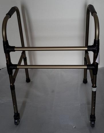 Andador Para Adulto / Idoso Dobrável 2 Barras Fixo com Rodas Bronze da SEQUENCIAL Menor preço em Andador Para Adulto / Idoso Dobrável 2 Barras Fixo com Rodas Bronze da SEQUENCIAL