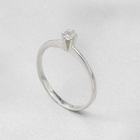 Anel de Prata Solitário com Zircônia Cristal Redonda - Prata fina Menor preço em Anel de Prata Solitário com Zircônia Cristal Redonda - Prata fina