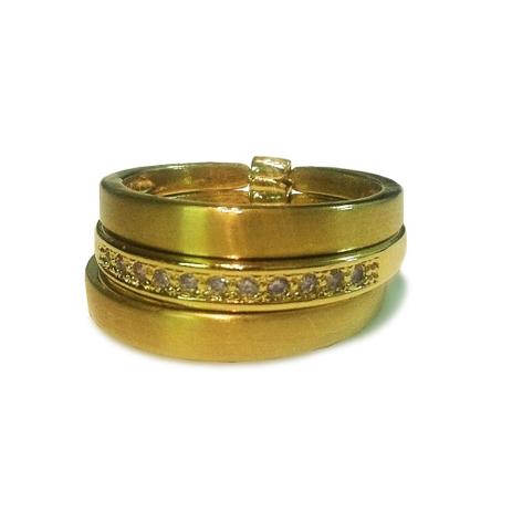 Anel Feminino 3 Alianças banhado a Ouro 205 (DL) com Detalhes de Zircônias-fem_20 - Sem marca definida Menor preço em Anel Feminino 3 Alianças banhado a Ouro 205 (DL) com Detalhes de Zircônias-fem_20 - Sem marca definida