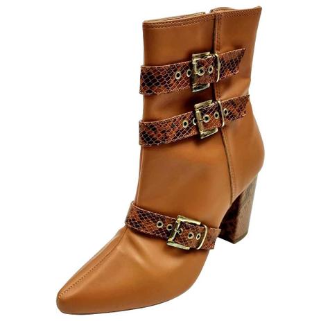 ankle boot com fivelas