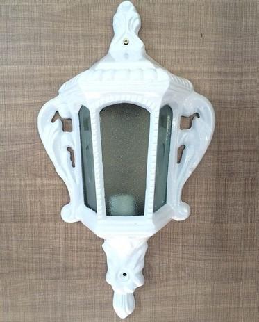 Arandela Colonial Meia Cara Veneza Aluminio Retro Branca - Acende A Luz Menor preço em Arandela Colonial Meia Cara Veneza Aluminio Retro Branca - Acende A Luz