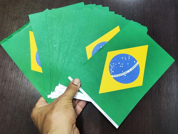Bandeira Brasil Bandeirinha Pequena Copa Futebol Eleicao 4s Futebol No Magalu Magazine Luiza