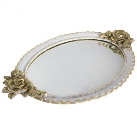 Bandeja de Resina Espelhada Oval Detalhe Flor 43x27cm - Lunne Menor preço em Bandeja de Resina Espelhada Oval Detalhe Flor 43x27cm - Lunne